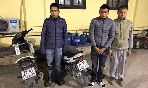 Nhóm đối tượng bị bắt giữ. Ảnh: ANTĐ.