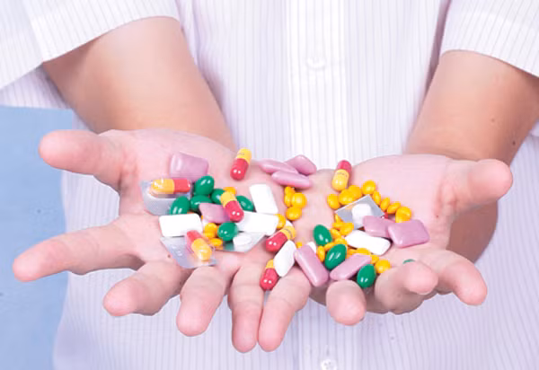 Rèn luyện cơ thể, vận động thể chất thường xuyên. Mua thuốc và sử dụng thuốc theo đúng chỉ định từ bác sĩ, tuyệt đối không tự ý mua thuốc về uống.