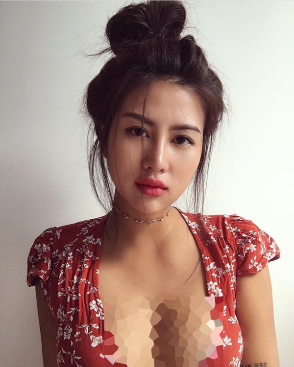 Carina rất biết bắt trend thời trang. Chính điều này khiến những vẻ ngoài của cô không bao giờ nhàm chán, hấp dẫn người hâm mộ.