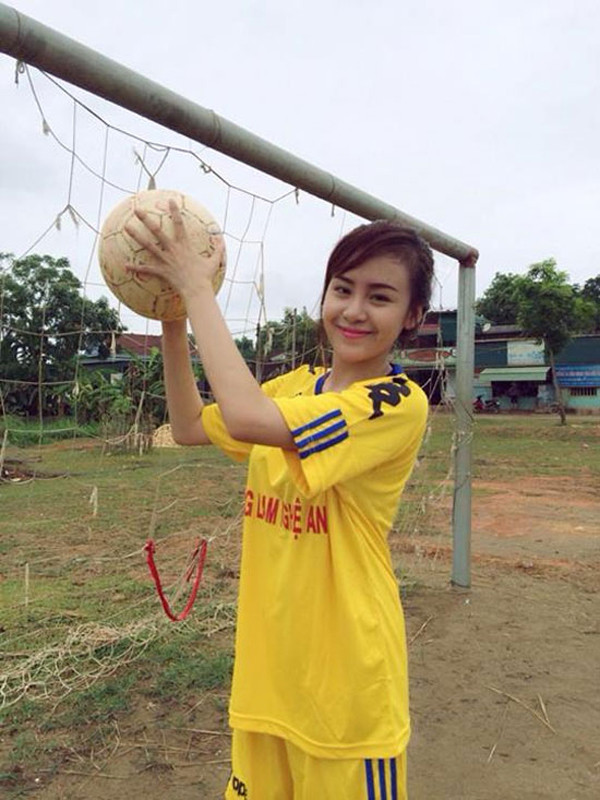 Bản thân Huyền Anh cũng thừa nhận trong quá khứ từng ghi danh vào một phòng tập gym nhưng thường bị soi mói, thậm chí gặp phải một số phiền phức nên bỏ cuộc.