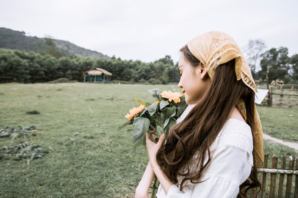 Sau thời gian nổi như cồn, hiện tượng Bà Tưng bắt đầu có dấu hiệu chìm xuống. Cô quyết định tập trung cho kinh doanh và đạt được nhiều thành công. Thời gian gần đây, cái tên Bà Tưng bắt đầu xuất hiện trở lại nhiều hơn song có sự thay đổi về phong cách.