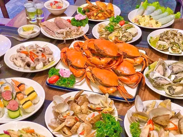Đối với buffet hải sản, có 3 món hải sản người vùng biển không chọn thưởng thức ngay từ đầu. Nguyên nhân bởi ăn chúng rất dễ no, không thể thoải mái thưởng thức các món khác. Hơn nữa, chúng cũng khá khó tiêu, không thích hợp ăn nhiều.