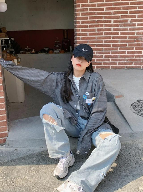 Tùy vào độ chịu hở, người mặc có thể lựa chọn những chiếc quần có phần rách to nhỏ khác nhau. Dù vậy, phần rách kéo dài từ đầu gối đến nửa đùi được đánh giá cao nhờ vừa mang vẻ sexy, vừa thể hiện cá tính mạnh mẽ.