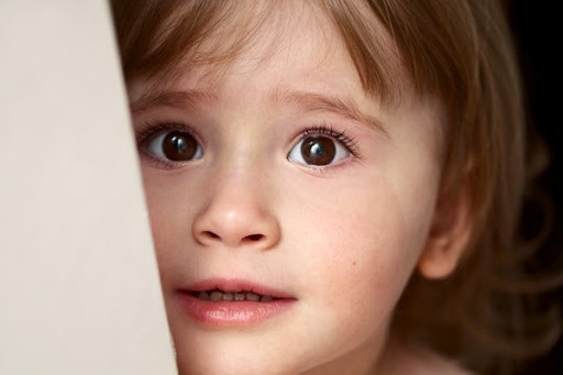 Tránh trách móc con cái theo cảm xúc cá nhân. Cho con khoảng thời gian tự do để con làm điều mình thích. Dù chỉ là việc nhỏ song trẻ sẽ cảm nhận được tình yêu của bố mẹ, cảm thấy an toàn vì được yêu thương, bảo vệ. Ảnh: Internet.