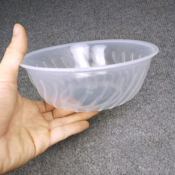 Chỉ những hộp nhựa có ghi rõ có khả năng chịu được nhiệt độ từ 100ºC, bạn có thể yên tâm sử dụng. Những sản phẩm này thường được thiết kế an toàn ở mức nhiệt cao, monostyren khó có thể thôi nhiễm.