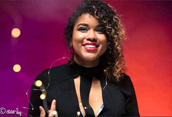 Thay vì chán ghét, Mahogany học cách yêu bản thân, chấp nhận khiếm khuyết của bản thân. Cô từng nói với mẹ giấc mơ tạo dựng tên tuổi trong lĩnh vực thời trang và được mẹ ủng hộ nhiệt tình.