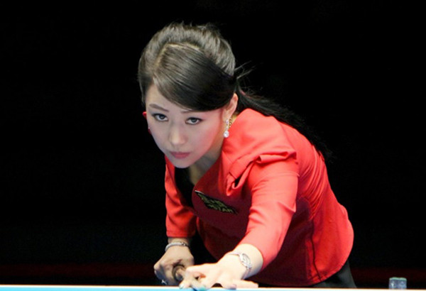 Sở hữu nhan sắc thanh tú, ngọt ngào không khó hiểu khi Hiểu Đình ngoài chơi thể thao, cô còn hoạt động ở nhiều lĩnh vực khác của làng giải trí Hoa ngữ. Cô khẳng định được tên tuổi của mình khi liên tục xuất hiện với tư cách người mẫu, người đại diện cho các thương hiệu thời trang thể thao.