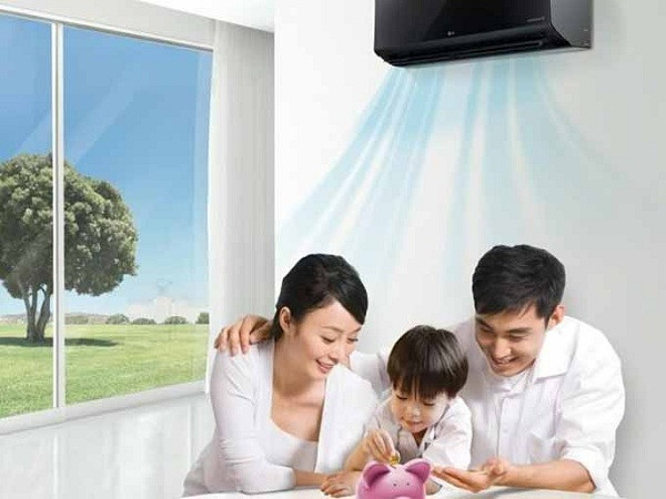 Tránh để nhiệt độ quá thấp. Sự chênh lệch nhiệt độ của cơ thể, nhiệt độ môi trường và nhiệt độ phòng ở mức từ 8-9ºC sẽ làm cho cơ thể không thích nghi kịp. Quá trình diễn ra liên tục sẽ gây tác động không tốt đối với sức khỏe. Tốt nhất, bạn nên duy trì nhiệt độ phòng dao động từ 25-27ºC.