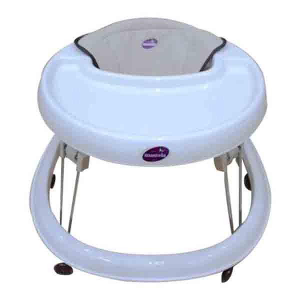  Xe tập đi. Nhiều người nhầm tưởng xe hỗ trợ bé sớm biết đi. Tuy nhiên, chuyên gia cho rằng, chỉ khi bé có khả năng giữ thăng bằng cơ thể mới có thể đi được. Phụ thuộc vào xe tập đi khiến trẻ mất cơ hội làm chủ thăng bằng, không có tác dụng rút ngắn thời gian tập đi.