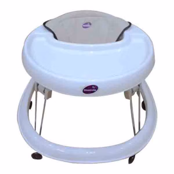  Xe tập đi. Nhiều người nhầm tưởng xe hỗ trợ bé sớm biết đi. Tuy nhiên, chuyên gia cho rằng, chỉ khi bé có khả năng giữ thăng bằng cơ thể mới có thể đi được. Phụ thuộc vào xe tập đi khiến trẻ mất cơ hội làm chủ thăng bằng, không có tác dụng rút ngắn thời gian tập đi.