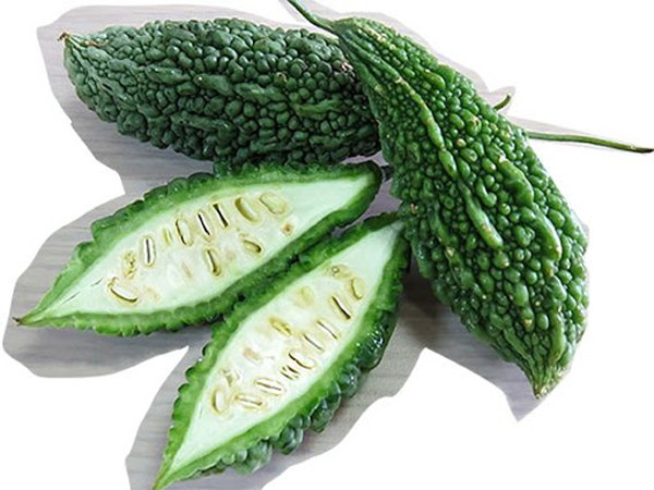 Tuy nhiên, mướp đắng lại chứa lượng axit oxalic khá cao. Theo tính toán, 100g mướp đắng có thể chứa tới 459mg axit oxalic. Chính vì vậy, những người lo lắng về sỏi thận không nên ăn quá nhiều.