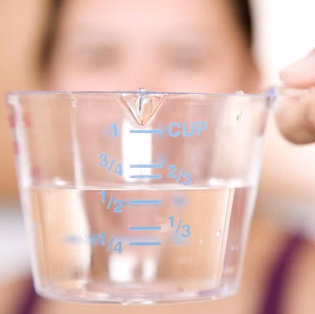 Tuy nhiên, theo các chuyên gia phong thủy thì điều đó hoàn toàn bất hợp lý. Nguồn nước tốt nhất khi dòng chảy được xuyên suốt, và trong phong thủy cũng vậy. Sai lầm phong thủy khi tích trữ nước chỉ khiến cho tiền tài ứ đọng và không được sinh sôi, nảy nở.