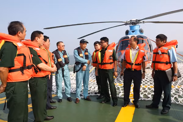 Quá trình nghiệm thu đúng quy trình, kế hoạch được BQP phê duyệt, các lần cất, hạ cánh của máy bay đều đảm bảo an toàn tuyệt đối; tính năng sàn đỗ máy bay trực thăng và các trang thiết bị bảo đảm bay trên tàu Cảnh sát biển lớp DN-2000 CSB 8004 bảo đảm các tiêu chuẩn kỹ thuật để nghiệm thu.