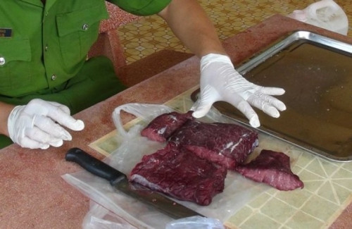 Lam ro chuyen thit lon phu phep thanh thit bo