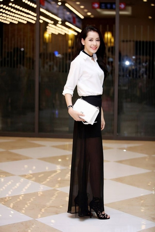 Chi Pu "hút hồn" người nhìn bởi gu thời trang tinh tế, sang trọng.