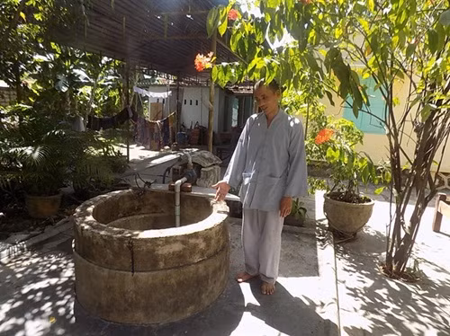 Bi an kho vang khong lo chon duoi goc cay chua Hoa Tien-Hinh-6