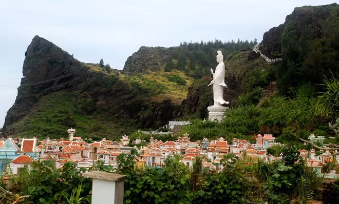 Quang Ngai keu goi dan Ly Son thich nghi voi hoa tang