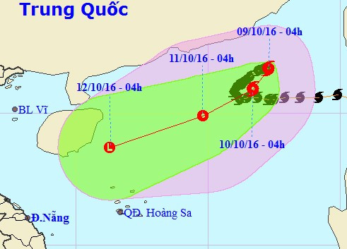 Bão số 6 có thể suy yếu thành áp thấp nhiệt đới khi tiến sát quần đảo Hoàng Sa. Ảnh: NCHMF.