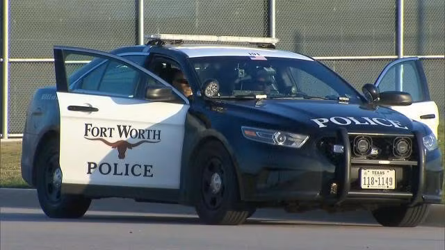 Lời khai của Marie khiến nhóm điều tra bất ngờ. Nữ sinh viên nói cô ta giết cha để có lý do trở về với mẹ. Dù Steven rất yêu thương con gái, Marie vẫn cảm thấy không thoải mái khi ở với cha và nhiều lần cầu xin mẹ cho cô ta trở về, song người mẹ từ chối. Vì thế, nữ sinh viên nghĩ rằng, nếu cha chết, bà mẹ sẽ buộc phải nuôi dưỡng cô ta.