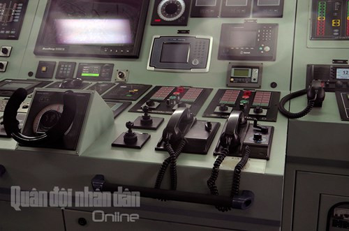 Tàu được tích hợp hệ thống quang điện, thiết bị thông tin dẫn đường tiên tiến.