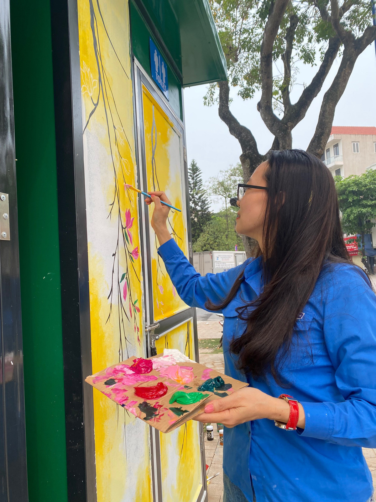 Công trình dự kiến hoàn thành vào ngày 21/4. Đây là hoạt động ý nghĩa, thiết thực của tuổi trẻ thành phố trong việc làm đẹp cảnh quan đô thị, góp phần quảng bá tuyến phố đi bộ - chợ đêm Bạch Đằng. 