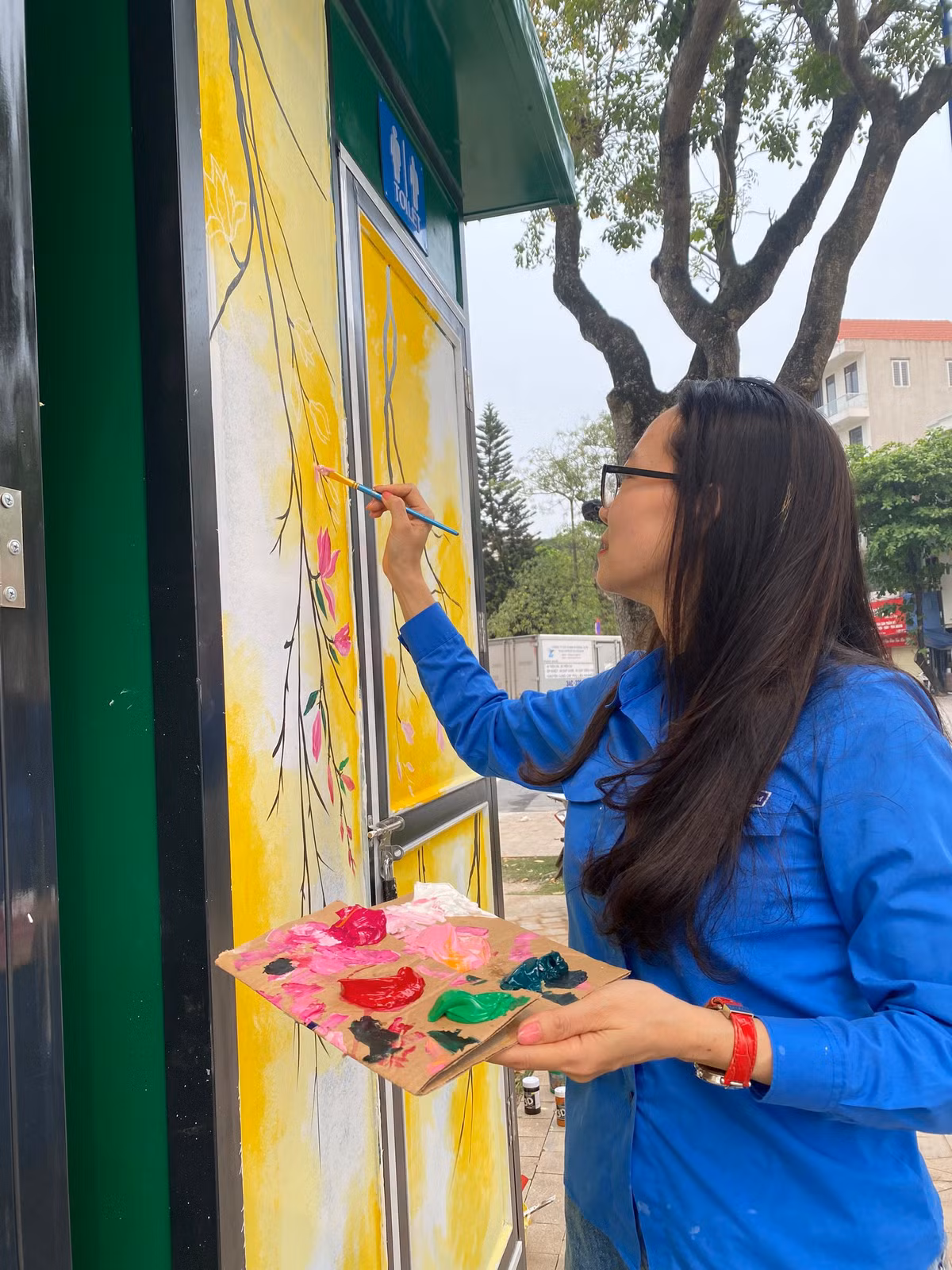 Công trình dự kiến hoàn thành vào ngày 21/4. Đây là hoạt động ý nghĩa, thiết thực của tuổi trẻ thành phố trong việc làm đẹp cảnh quan đô thị, góp phần quảng bá tuyến phố đi bộ - chợ đêm Bạch Đằng. 