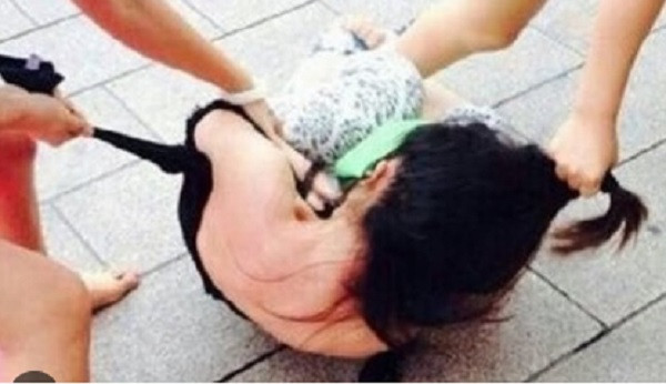 Hải Dương: Một phụ nữ bị phạt 6,5 triệu do đánh người làm thuê Hai Duong: Mot phu nu bi phat 6,5 trieu do danh nguoi lam thue