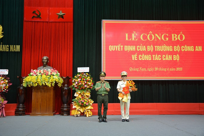 Phát biểu nhận nhiệm vụ, Thượng tá Võ Thị Trinh, tân Phó Giám đốc Công an tỉnh Quảng Nam hứa sẽ khắc phục mọi khó khăn, nỗ lực, tập trung xây dựng, đoàn kết, thống nhất trong tập thể Đảng ủy, Ban Giám đốc và toàn lực lượng Công an tỉnh, phấn đấu hoàn thành xuất sắc mọi nhiệm vụ được cấp trên tin tưởng, giao phó.