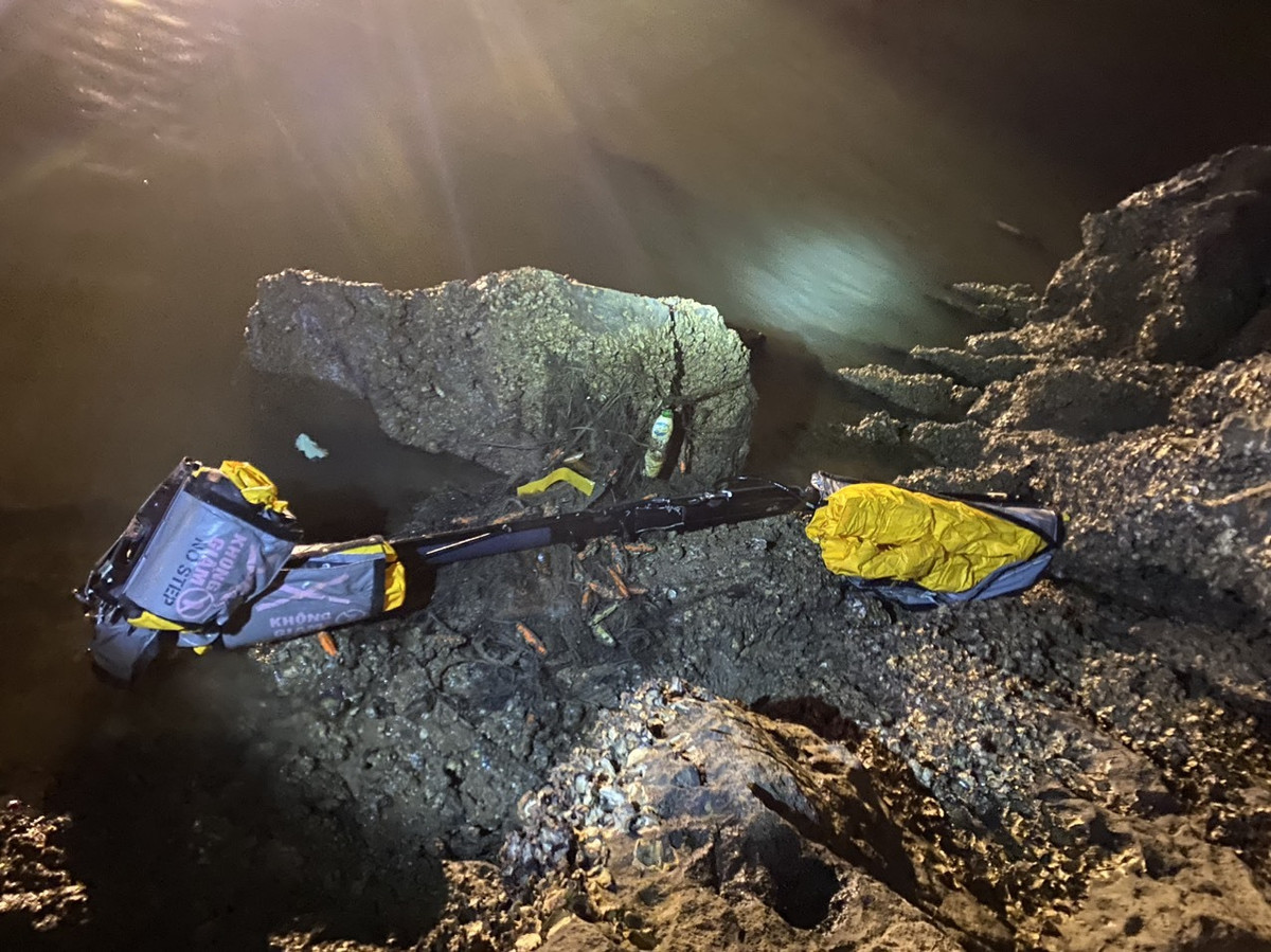 Xuyen dem cuu ho truc thang Bell 505 roi: Tim thay thi the phi cong-Hinh-5