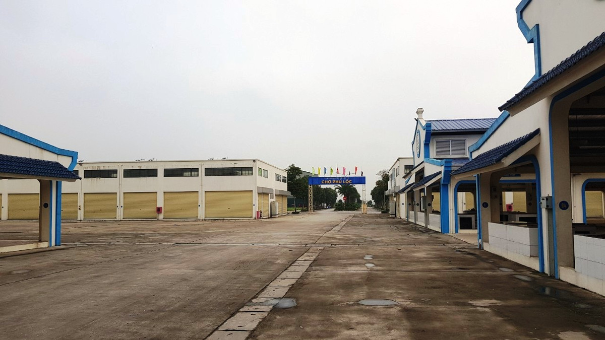 Hệ thống chiếu sáng, hệ thống phòng cháy, chữa cháy tự động, cùng các hạng mục nhà quản lý, bãi đỗ xe, bãi tập kết rác, khu vệ sinh... đã hoàn thiện 