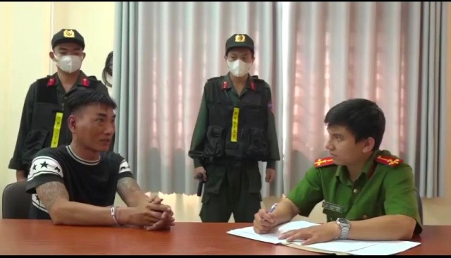 Băng nhóm giang hồ người thân đàn em Năm “Cam” bị triệt phá thế nào? Bang nhom giang ho nguoi than dan em Nam “Cam” bi triet pha the nao?