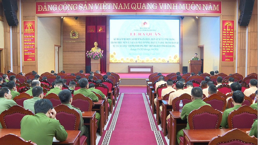 Cong an tinh Hai Duong ra quan tran ap, xu ly “toi pham duong pho”-Hinh-2