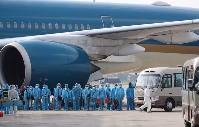 200.000 nguoi tren “chuyen bay giai cuu” co la bi hai, duoc tra lai tien?