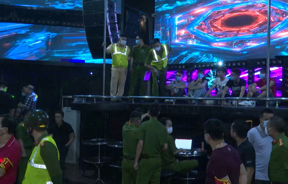 Đồng thời tiếp tục điều tra, xác minh, xử lý hành vi vi phạm của những người có liên quan.