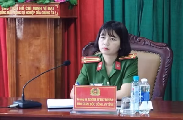 Trung tá Ksor H’Bơ Khắp – Phó Giám đốc Công an tỉnh Gia Lai: Tháng 8/2022, Trung tá Ksor H'Bơ Khắp - Trưởng Công an thị xã Ayun Pa được bổ nhiệm giữ chức vụ Phó Giám đốc Công an tỉnh Gia Lai.