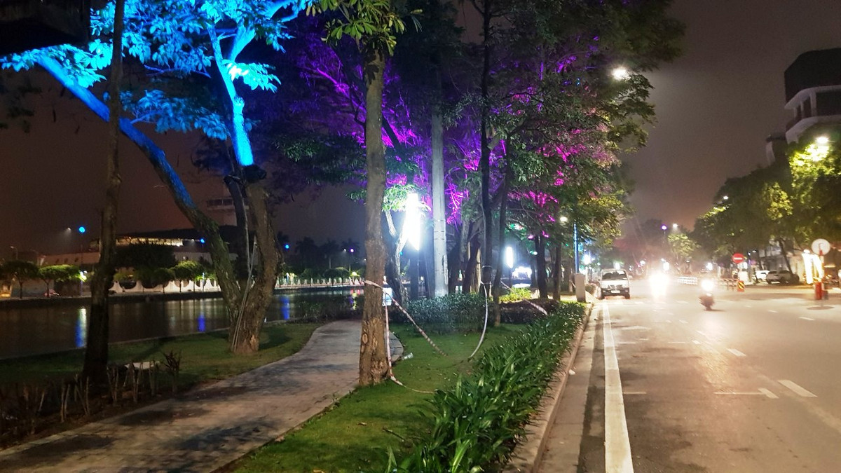 Việc bố trí các gian hàng kinh doanh cũng được phân ra làm 4 khu vực, trong đó có các sản phẩm OCOP đặc trưng của tỉnh Hải Dương, đồ lưu niệm, nước giải khát, gian hàng đồ ăn nhanh đường phố…