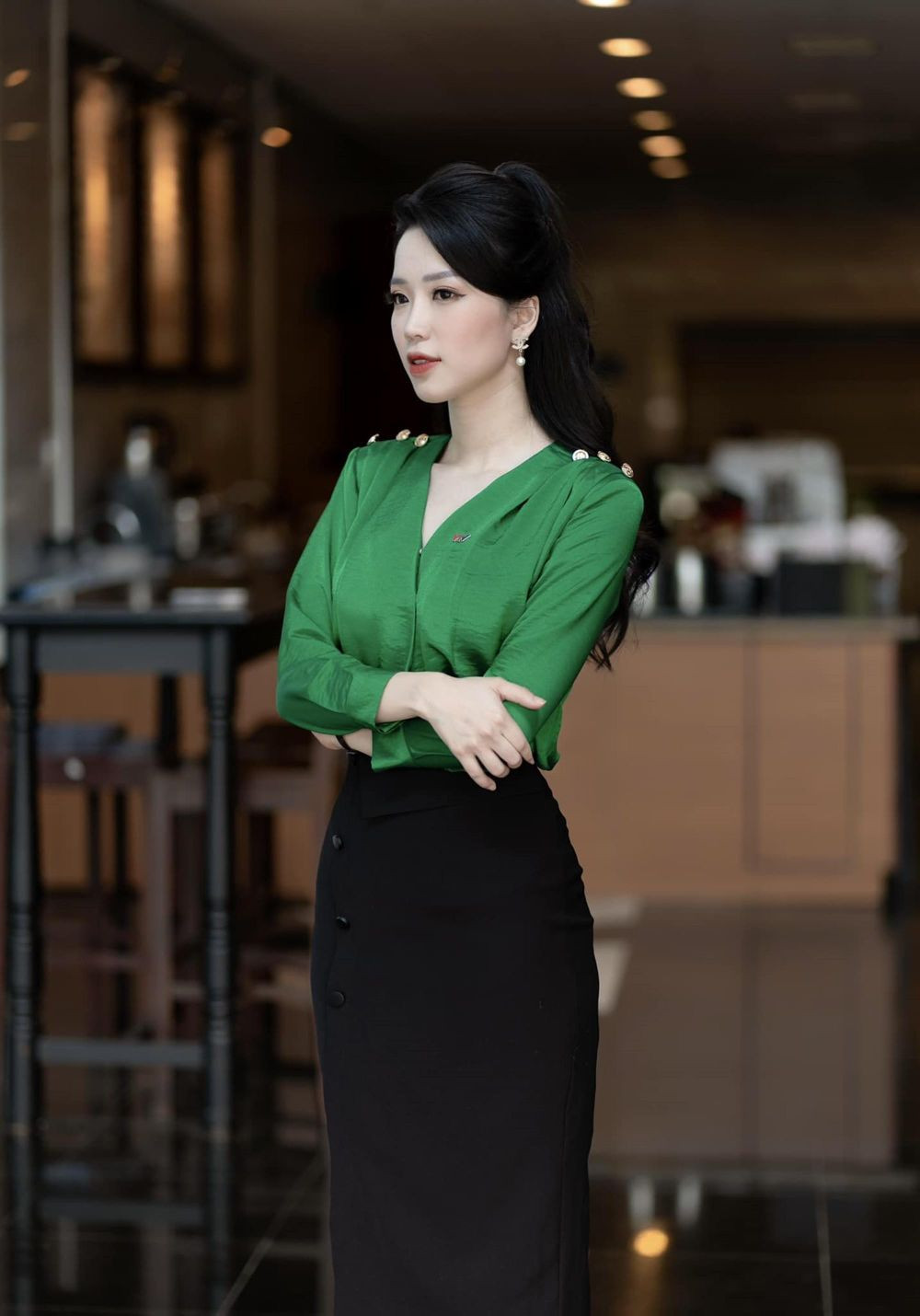 2020. Giữa năm 2021, người đẹp chuyển sang làm MC, phóng viên mảng y tế, sức khỏe. Đầu năm 2022, cô lên hình trực tiếp bản tin Chuyển động 24h.