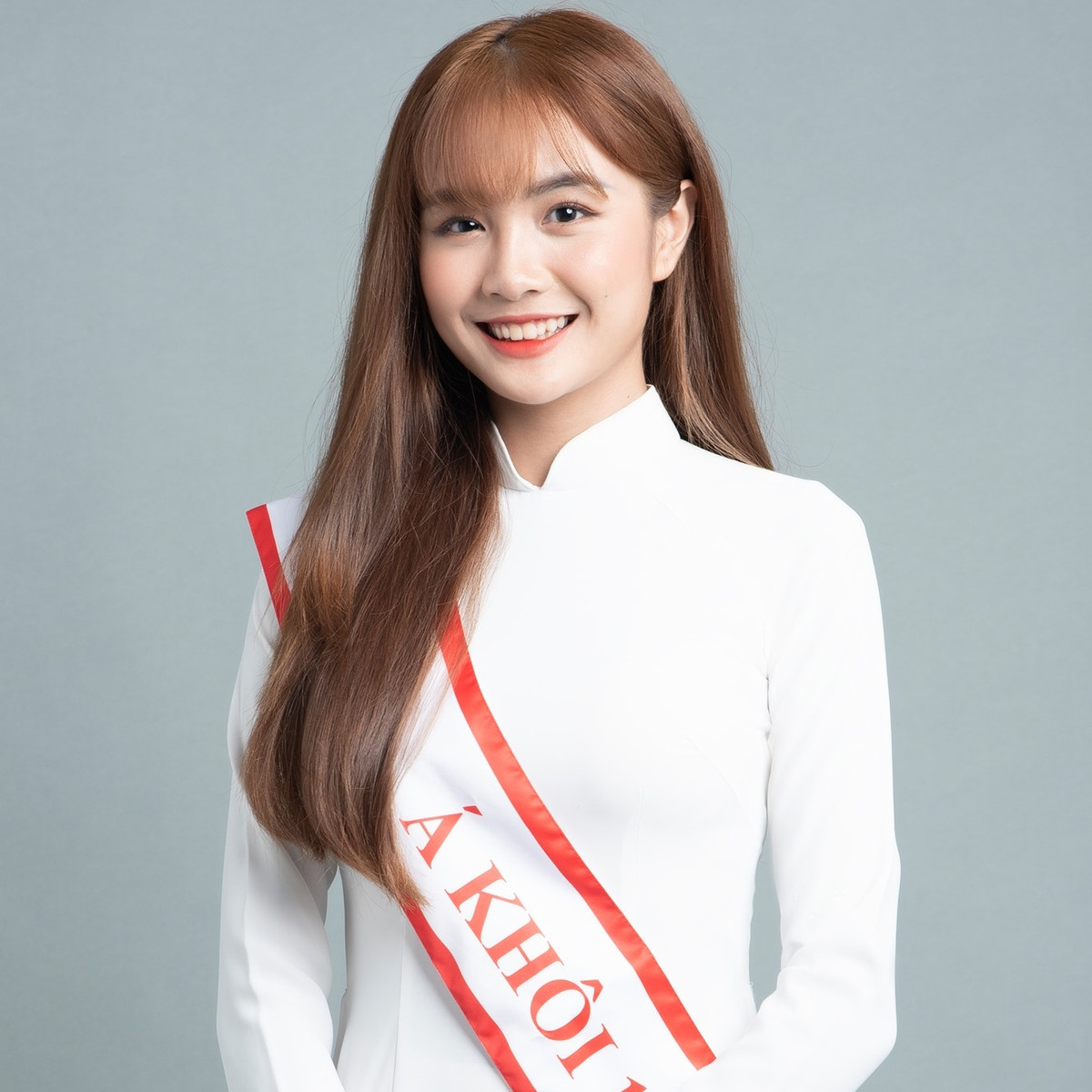 Thay vào đó, Tuyền chọn về quê "sống chậm" cùng gia đình và duy trì học tập theo hình thức online.