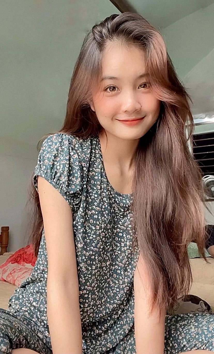 Nữ sinh ĐH Văn Lang sở hữu nhan sắc ngọt ngào, gieo thương nhớ cho người đối diện ngay từ lần chạm mặt đầu tiên.