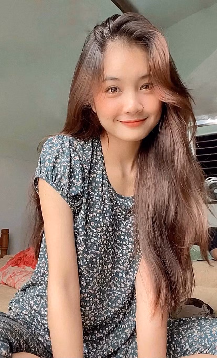 Nữ sinh ĐH Văn Lang sở hữu nhan sắc ngọt ngào, gieo thương nhớ cho người đối diện ngay từ lần chạm mặt đầu tiên.