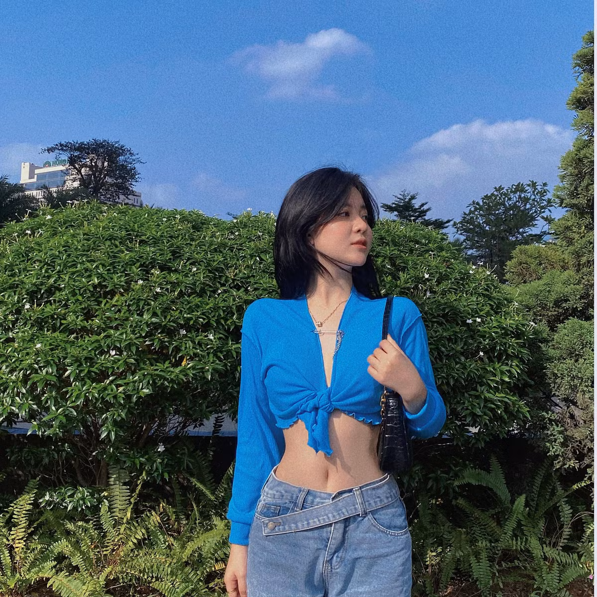 Không chỉ nổi tiếng trong làng game Việt, gái xinh quê Ba Vì còn tham gia diễn xuất và chụp mẫu thời trang, nhận được những lời khen từ người hâm mộ.