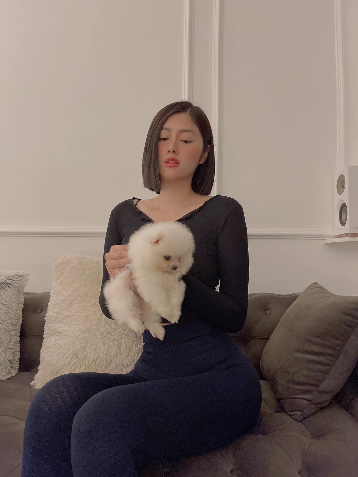 Huỳnh Tiên gây ấn tượng bằng gương mặt đẹp và thân hình vô cùng nuột nà.