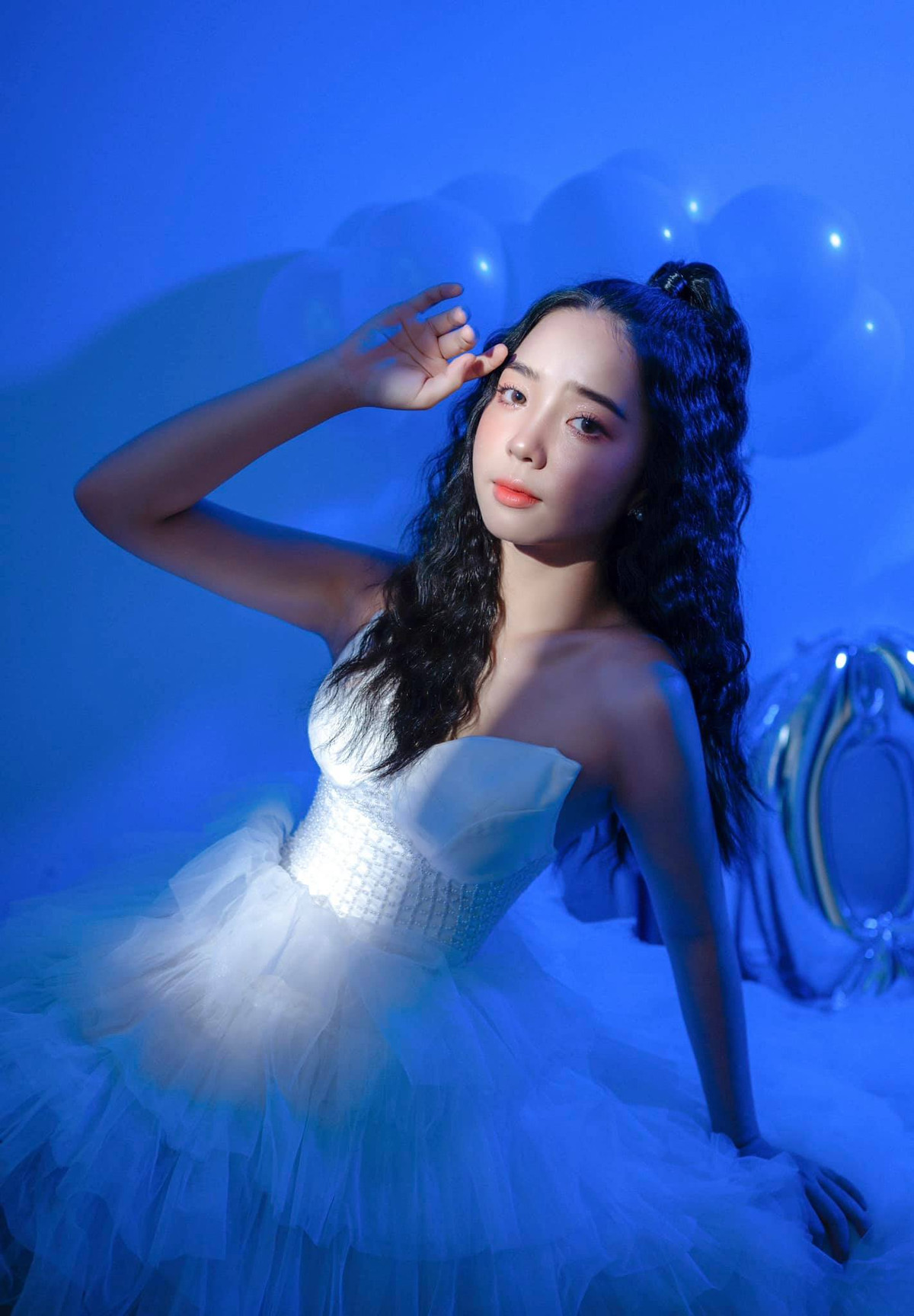 Hot girl Tây Ninh được nhiều người biết đến và nhận về không ít lời mời làm mẫu ảnh cho các shop quần áo và mẫu quảng cáo một số thương hiệu mỹ phẩm.