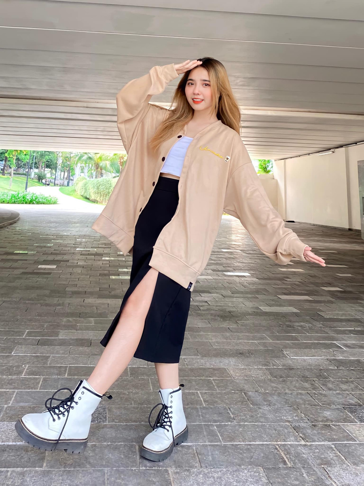 Sở hữu gương mặt bầu bĩnh, vẻ đẹp trong trẻo như nàng thơ cùng khả năng nhảy, múa, diễn xuất, Cindy là chủ sở hữu của kênh TikTok với hơn 12 triệu follower.