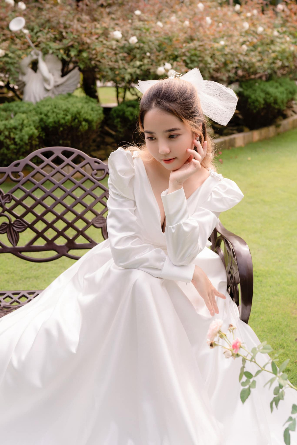 Cô nàng rất có đam mê với việc chụp ảnh, với ngoại hình xinh đẹp nên mỗi bức hình Cindy đăng tải đều thu về lượng yêu thích lớn từ cư dân mạng.