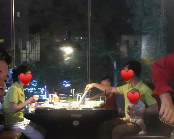 Quả thực, hành động ga lăng của những người chồng trẻ đã khiến các chị các mẹ xuýt xoa không ngừng. Ảnh: Tổng hợp