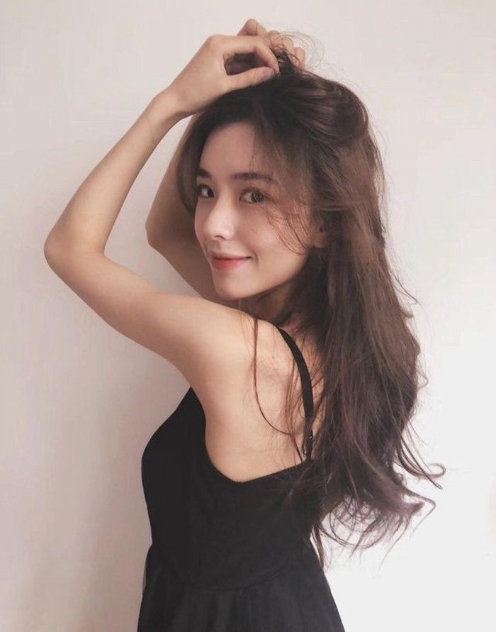 Được biết, hiện tại Tôn Nhất Ninh là một streamer, diễn viên trẻ xứ Trung. Cô nàng có tới gần 1 triệu người theo dõi trên nền tảng Weibo. Ảnh: Tổng hợp