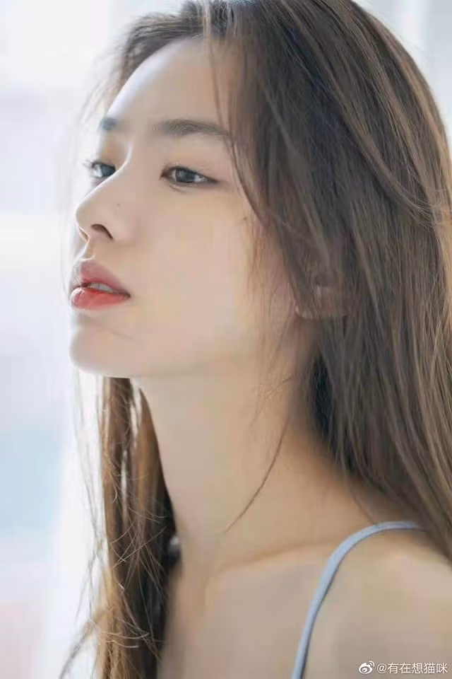 Đa phần, các cô gái dễ xiêu lòng trước những lời đường mật và “khả năng kiếm tiền” của Vương Tư Thông, nhưng Tôn Nhất Ninh thì hoàn toàn trái ngược. Cô thừa nhận thích con gái, vì vậy giữa cô và thiếu gia 33 tuổi không thể có kết quả.