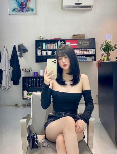 Hiện tại Trà My hướng mình theo công việc mẫu ảnh, KOLs... ngoài thời gian học ở trường.