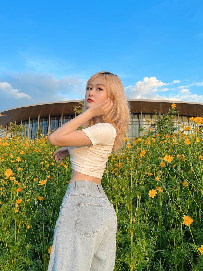 Trà My không có chiều cao nổi bật nhưng lại gây ấn tượng với thân hình có tỉ lệ hoàn hảo.